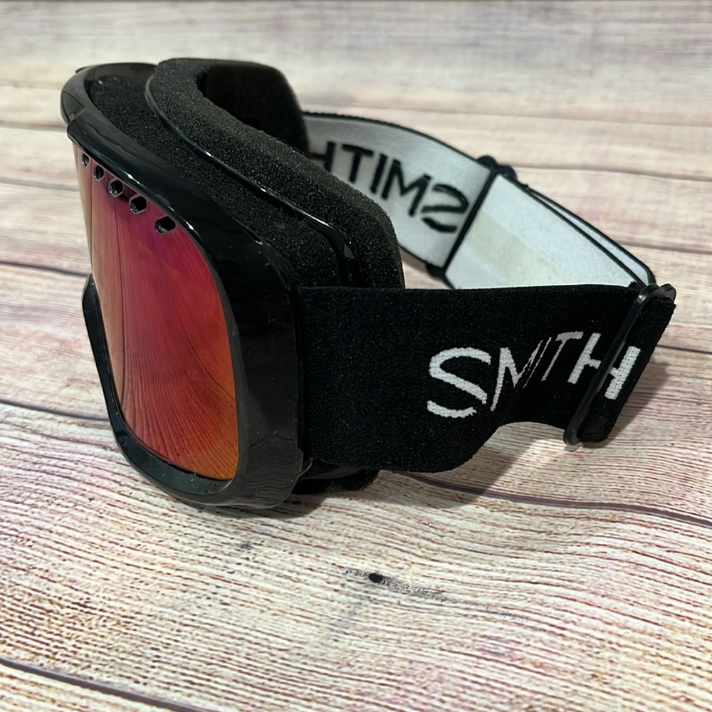 Smith Ski Goggles In Good Condition - image 2